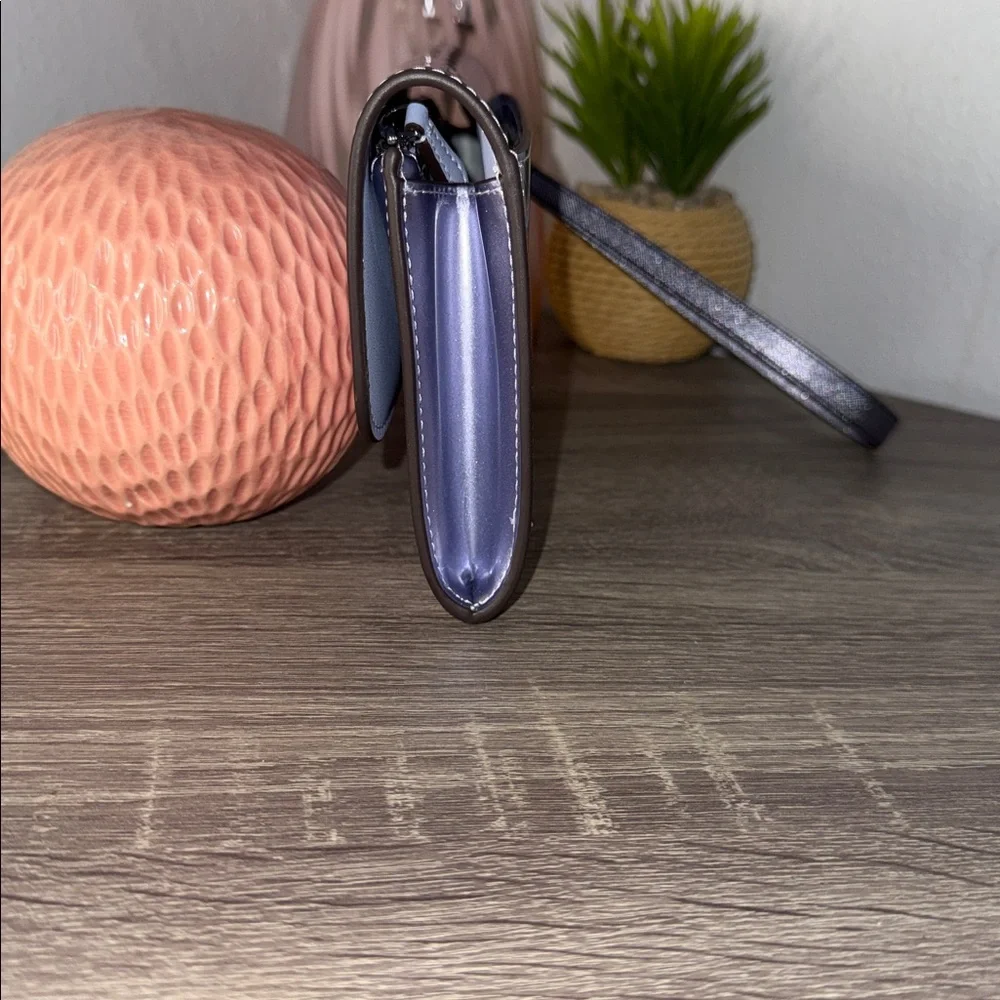 Kate Spade Metallic Lilac Wristlet NWOT - Picture 4 of 15